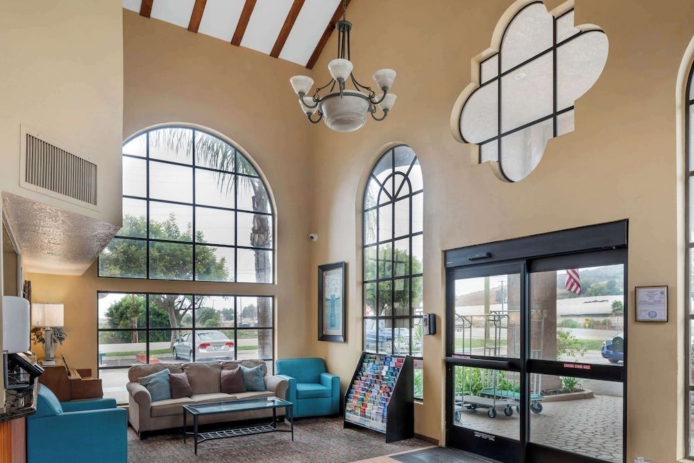 Quality Inn & Suites Camarillo - Oxnard 2