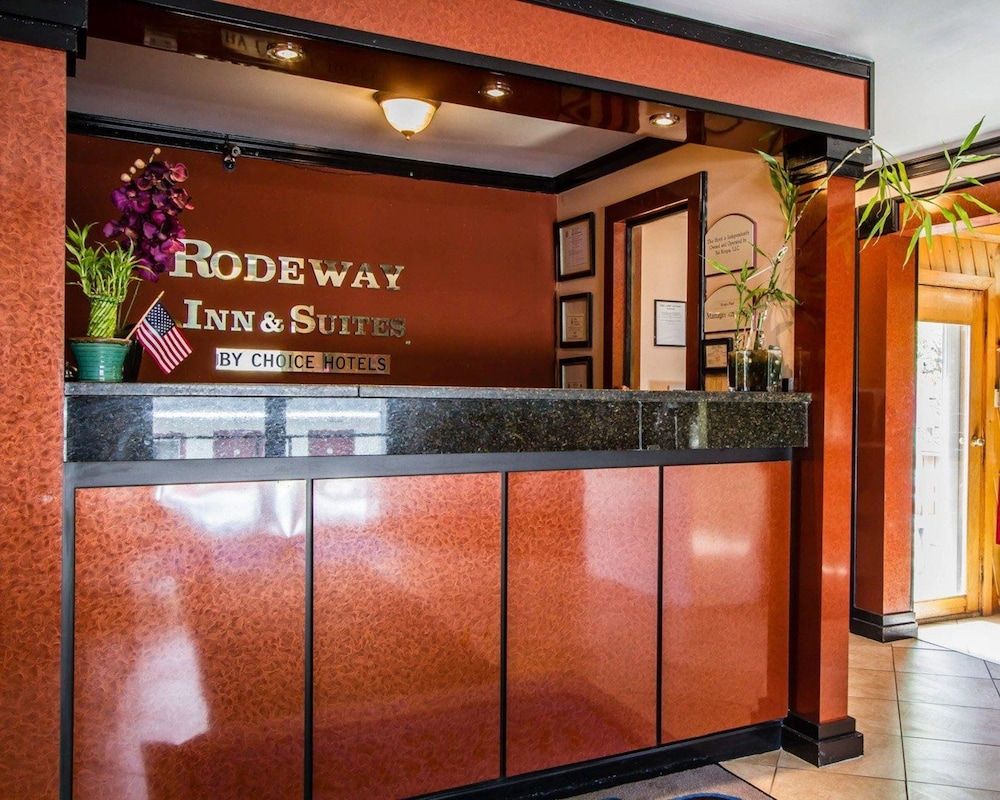 Rodeway Inn & Suites Brunswick near Hwy 1 2