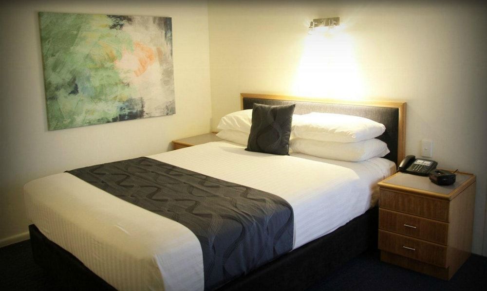 West End Motor Lodge 3