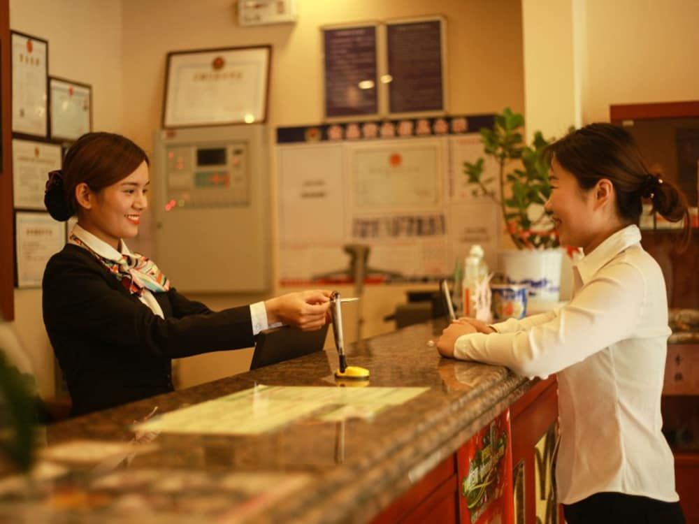 GreenTree Inn YanTai FuShan District YongDa Street Express Hotel 2