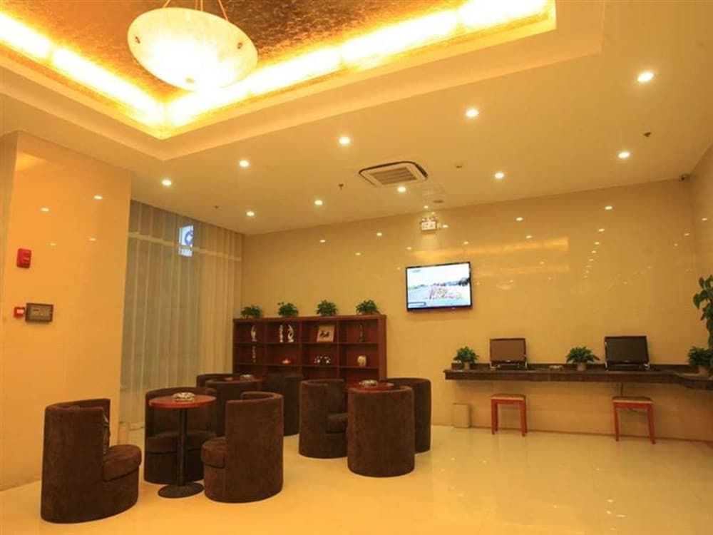 GreenTree Inn Xuzhou High Speed Railway Station Express Hotel 2