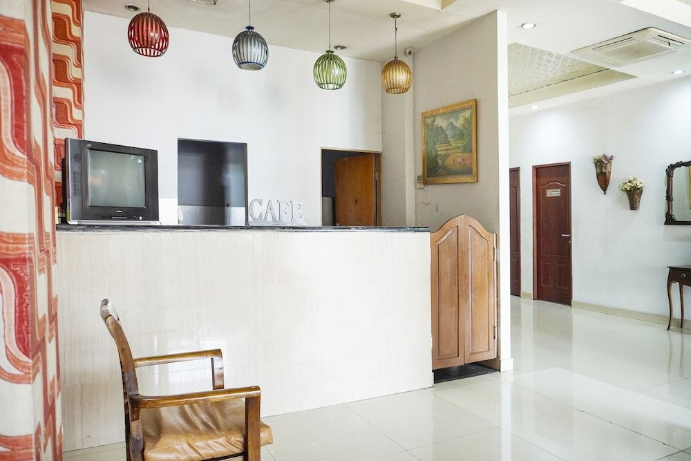 OYO 91188 Hotel Teratai Cikarang 3