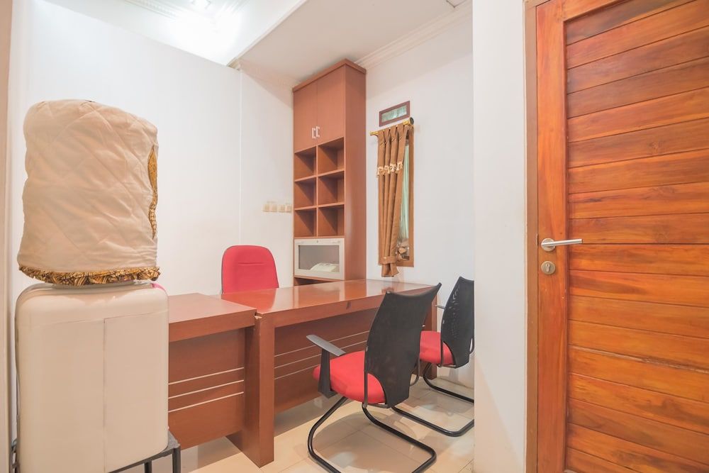 RedDoorz near Margahayu Raya 2