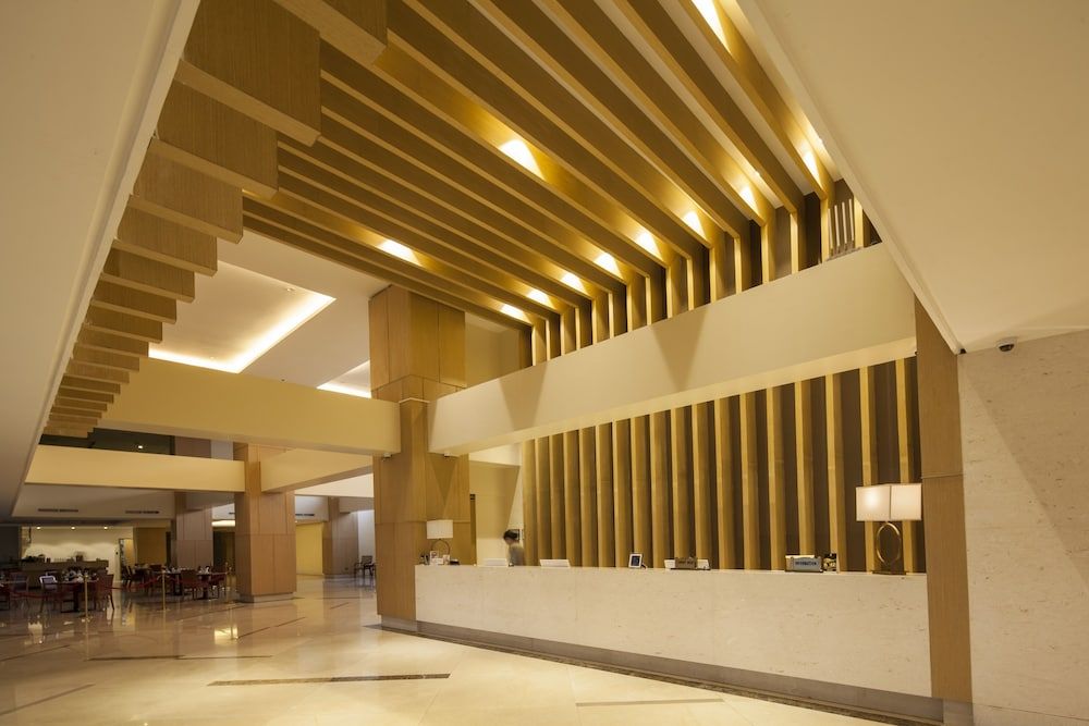 Royce Hotel & Casino 2