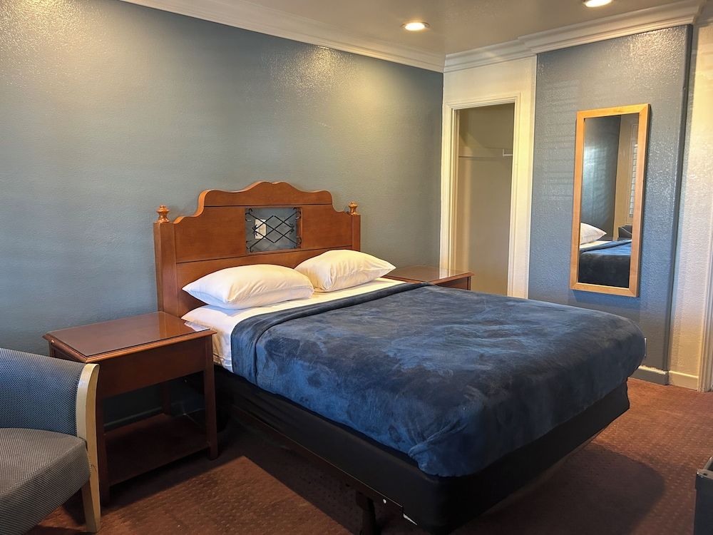 Welcome Inn on Colorado Blvd 3