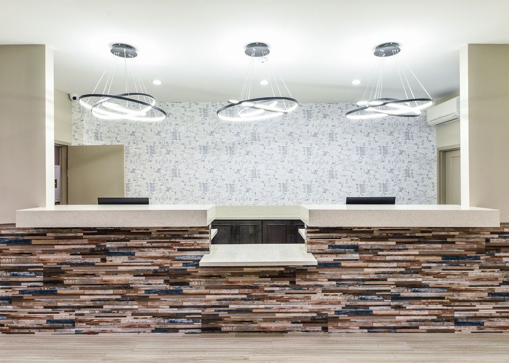 Hollywood Inn Suites Hotel 3