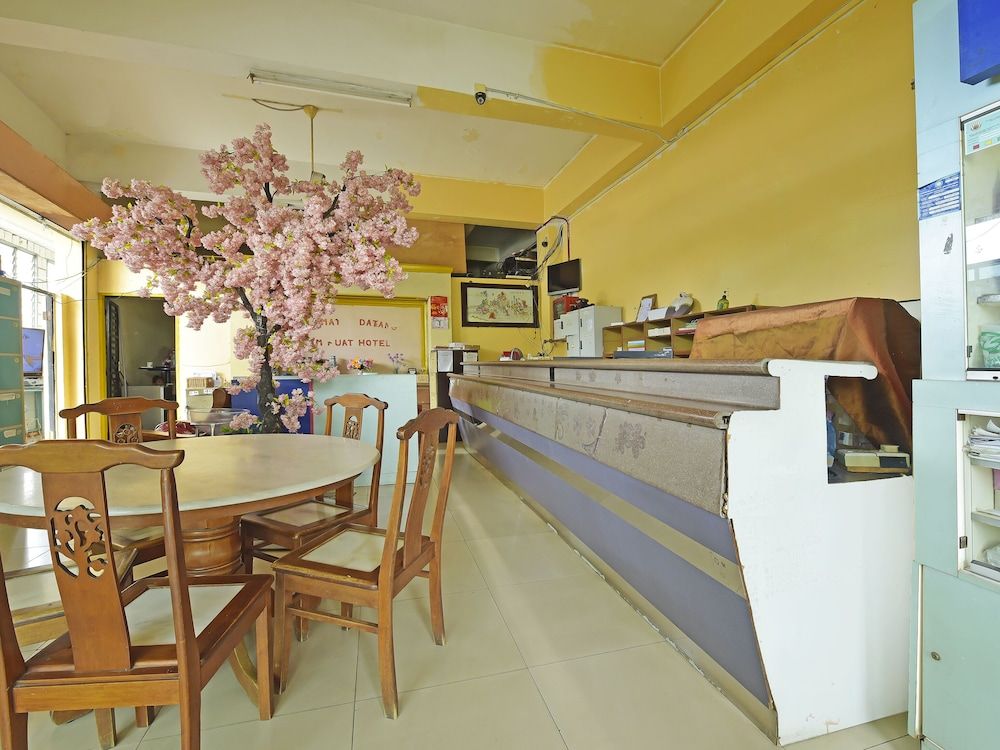 OYO 90494 Sam Huat Hotel 2