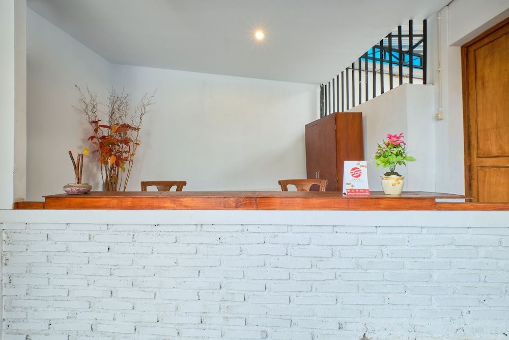 OYO 2519 Mayang Garini 2