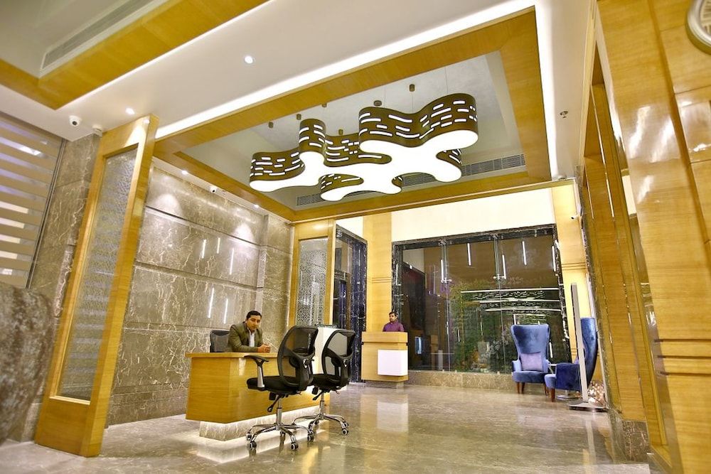 Regenta Central The Crystal 2