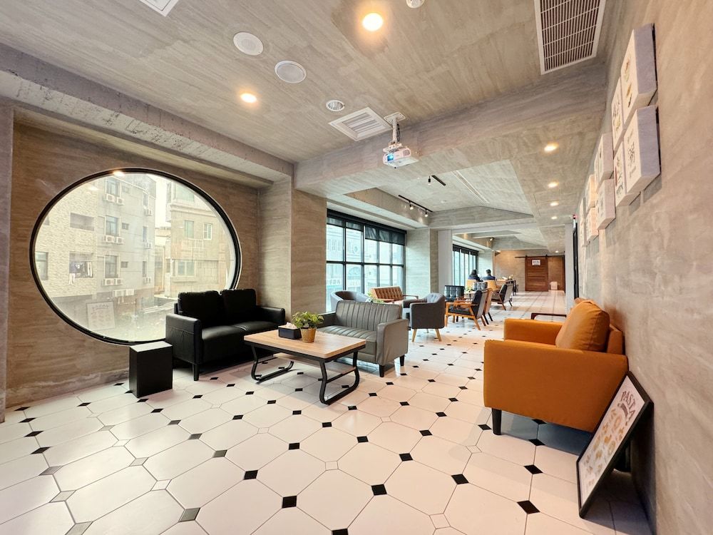 Roaders Hotel Tainan ChengDa 3