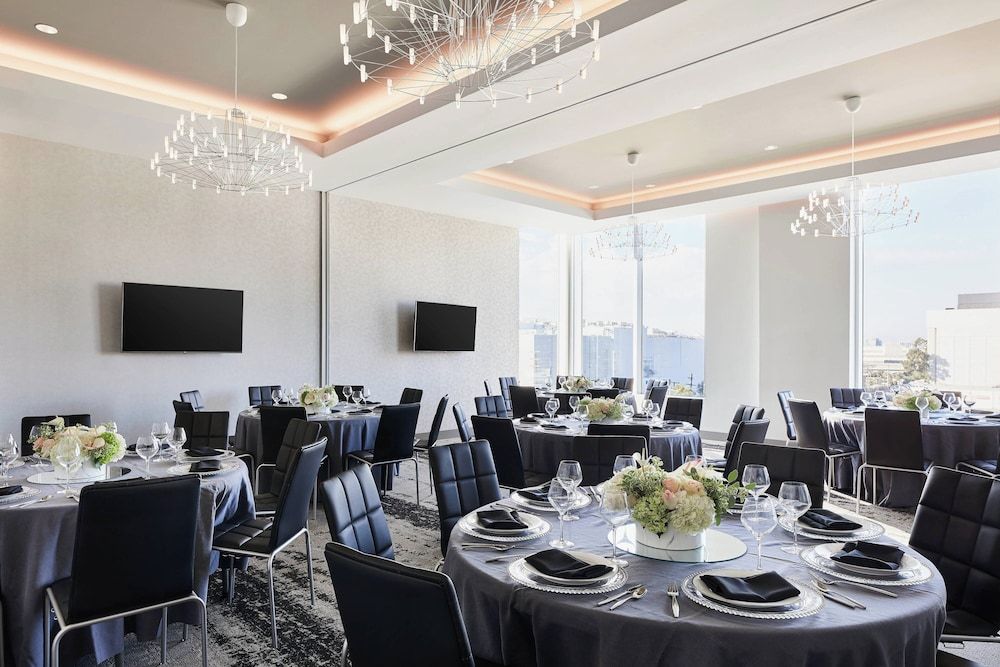 AC Hotel by Marriott Los Angeles South Bay 2