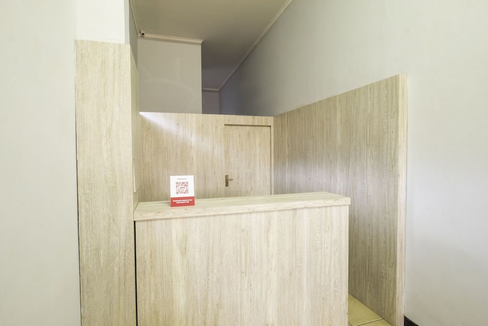 OYO 2405 The Karins Guesthouse Syariah 2