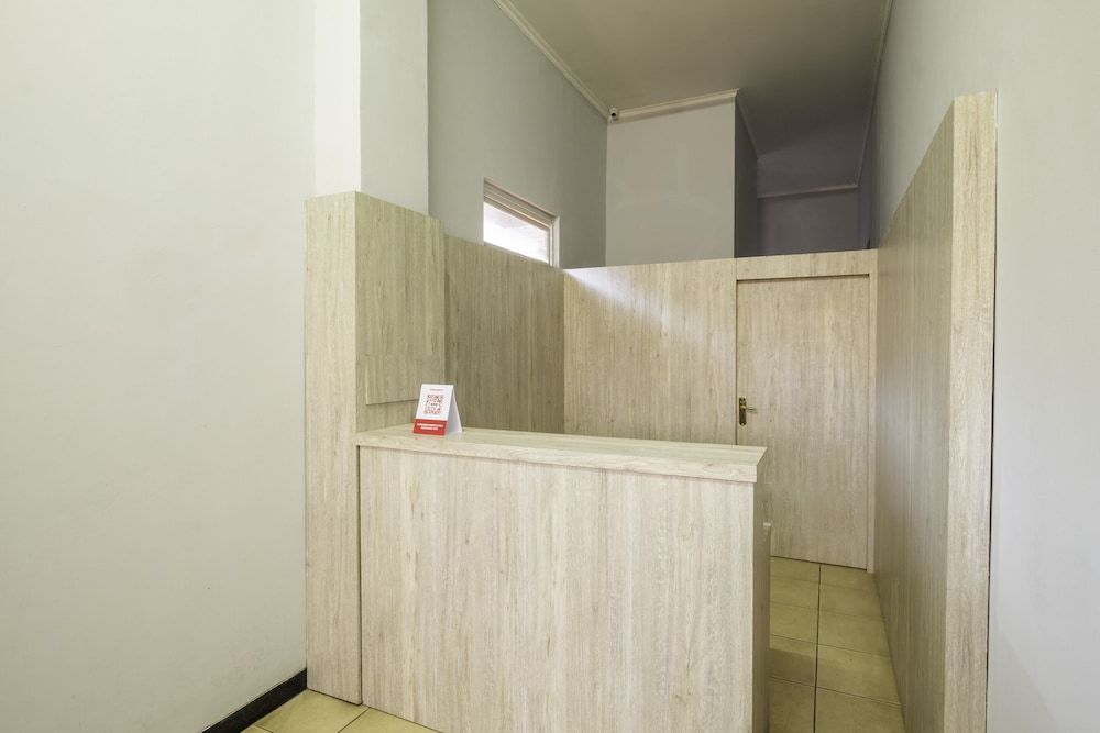 OYO 2405 The Karins Guesthouse Syariah 3