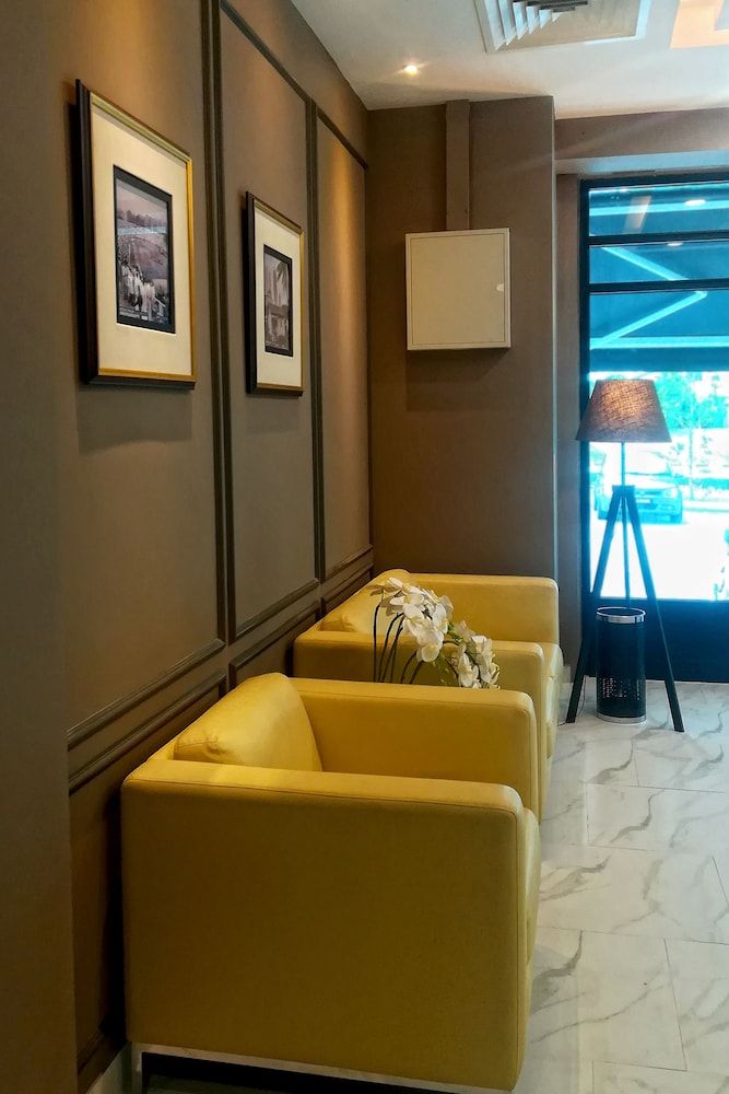 The Loft Plaza Hotel 2