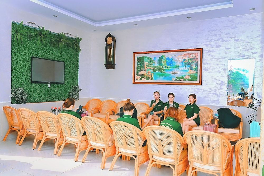 Ngoc Han Hotel By The Moment 3