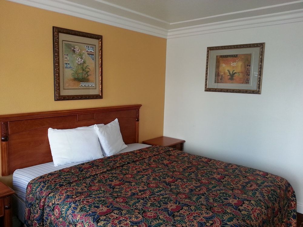 Flamingo Inn Long Beach 3