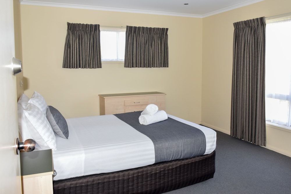 Beachway Motel & Restaurant 2