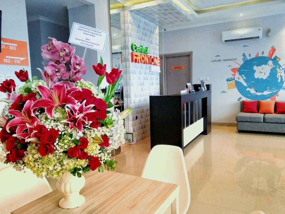 Central Front One Inn Jakarta Airport 2