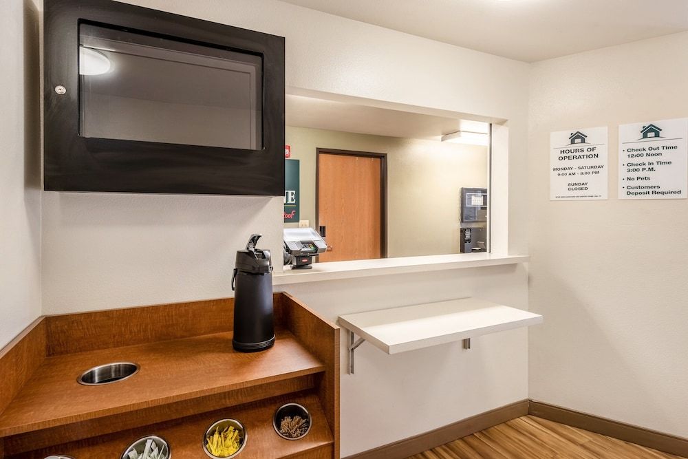 HomeTowne Studios by Red Roof Columbus 2