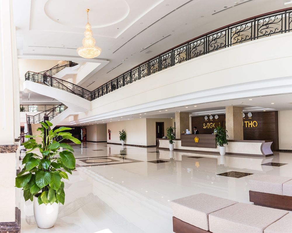 Sai Gon Phu Tho Hotel 2