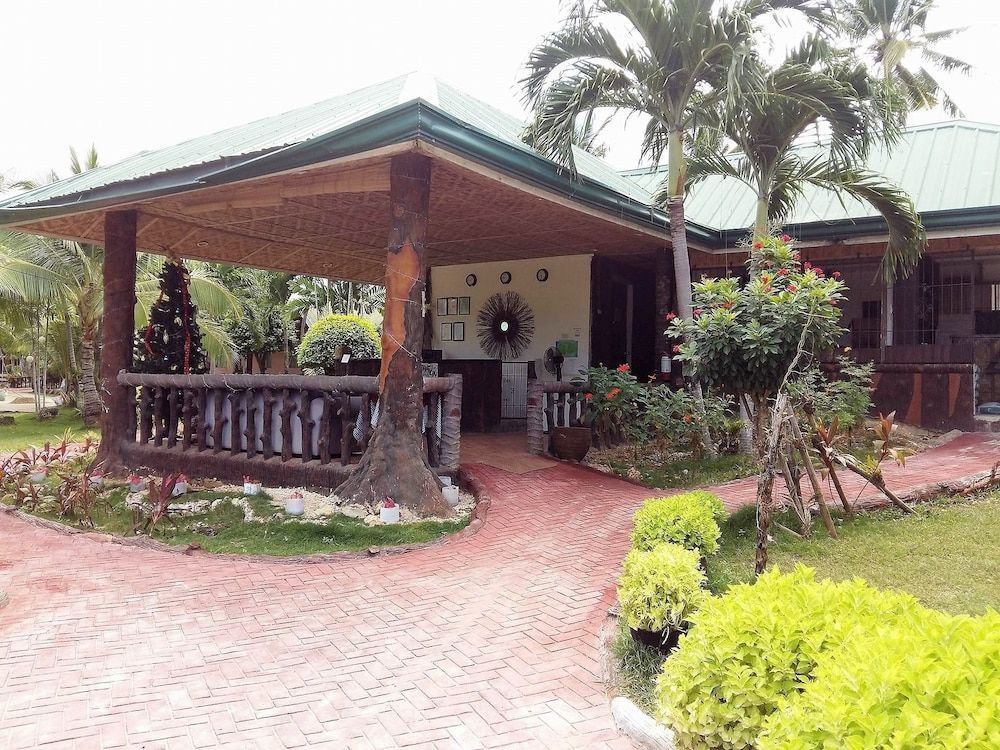 Coco Grove Nature Resort and Spa 3
