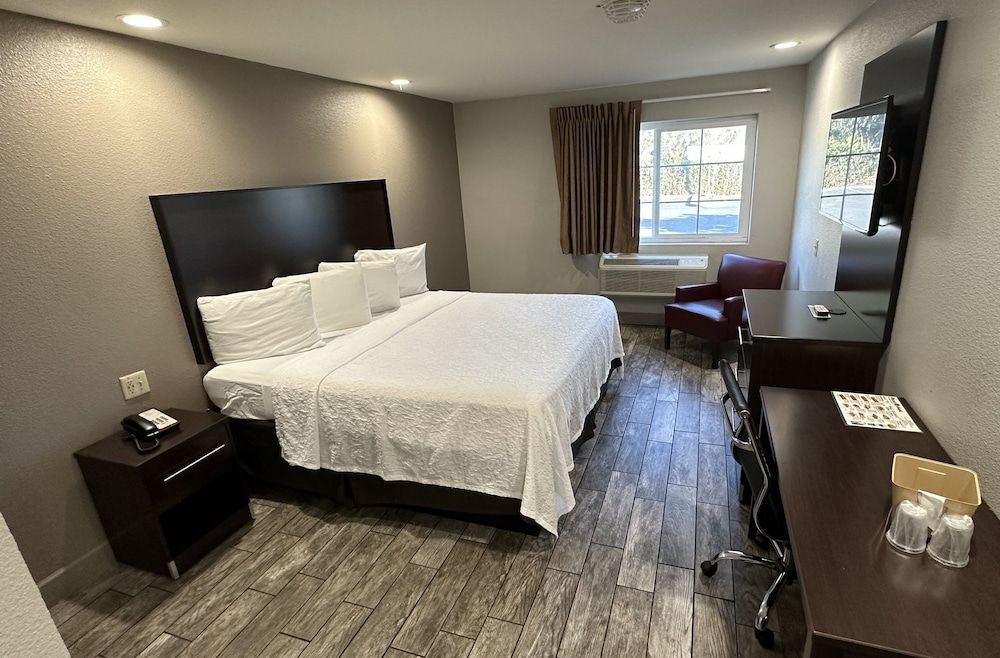 Red Roof Inn Hayward 3