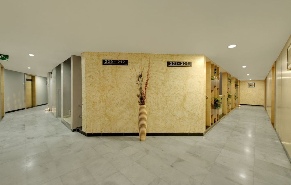 Central Beacon Hotel Surat 3