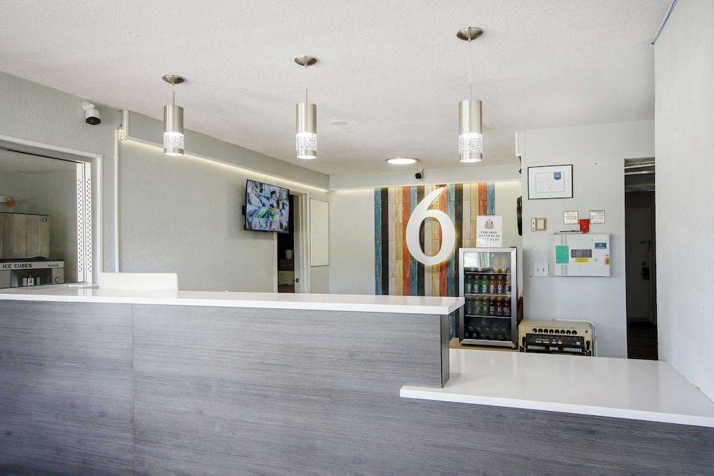 Home 6 by Townhouse Topeka KS I 70 2