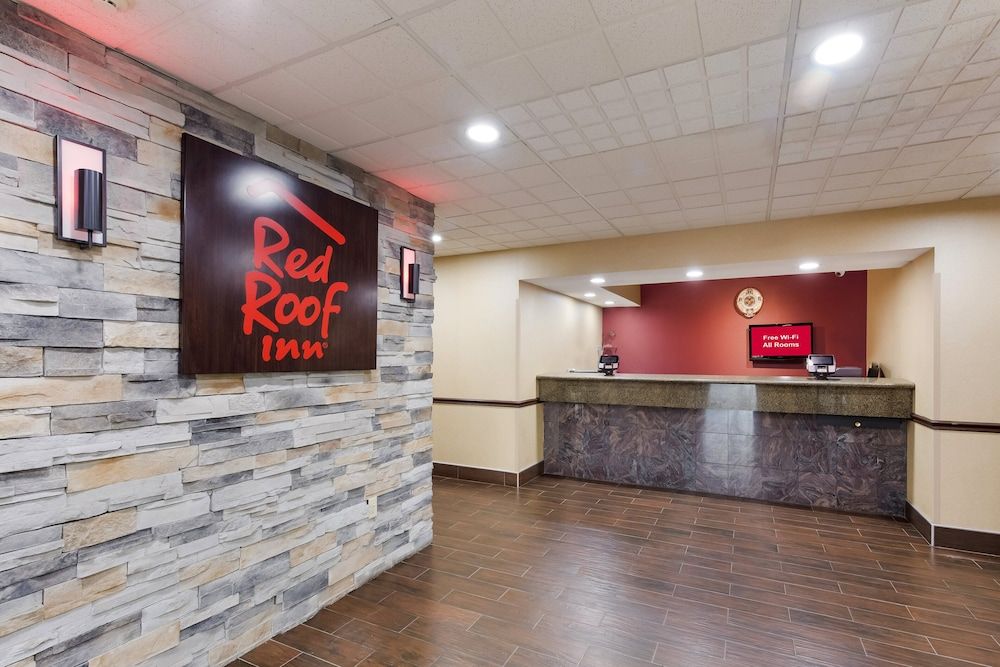 Red Roof Inn & Suites Columbus - West Broad 3