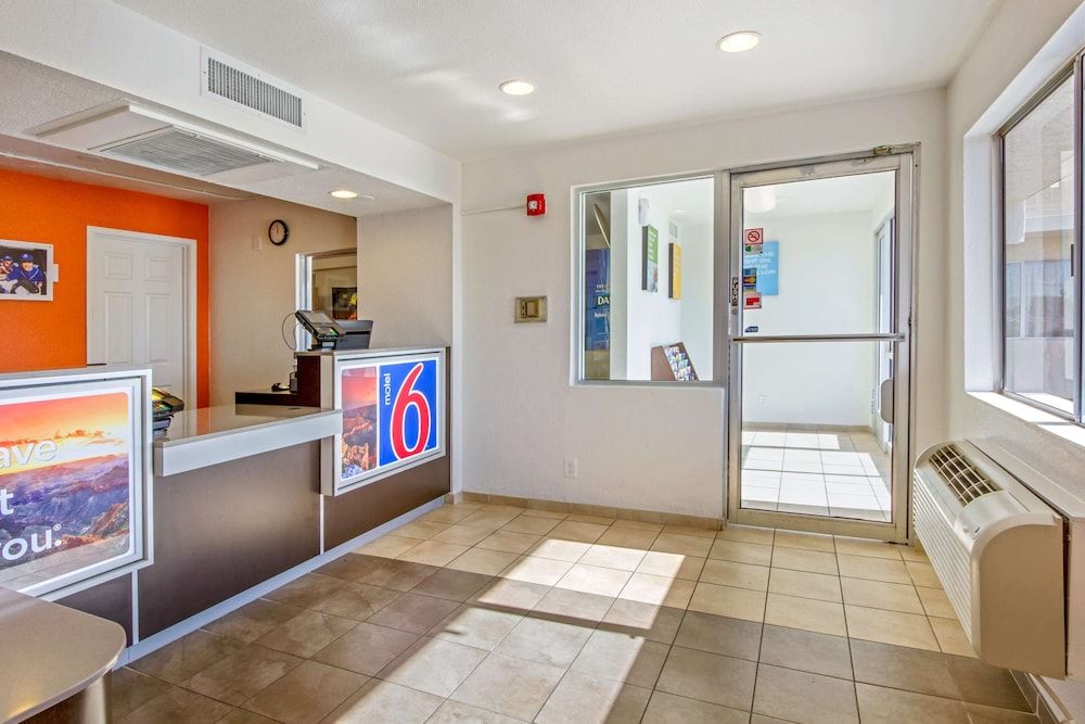 Motel 6 Phoenix North - Bell Road 2