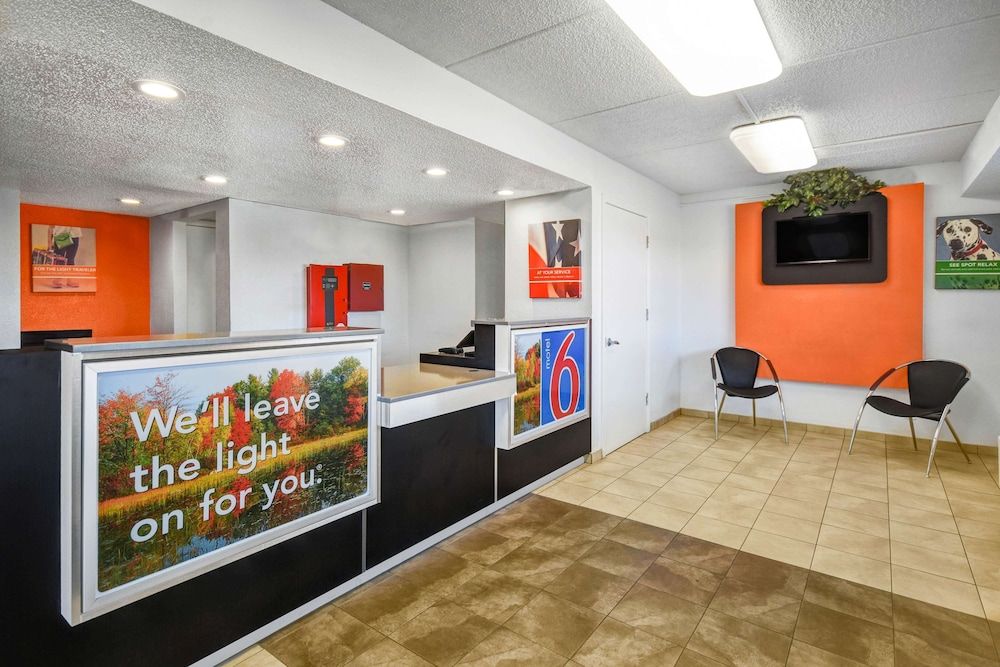 Motel 6 Memphis, TN - Downtown 3