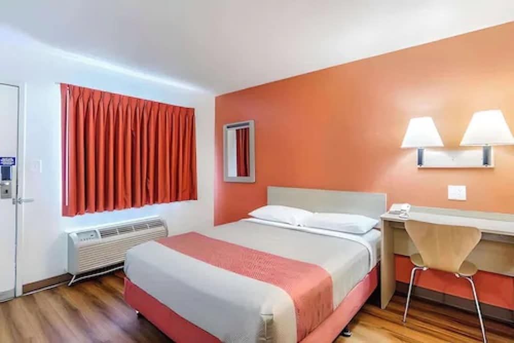 Motel 6 Modesto CA 3