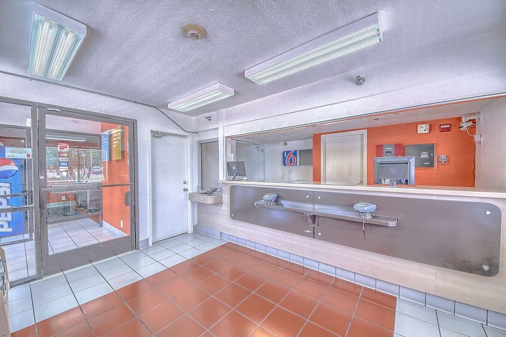 Motel 6 San Antonio, TX - Fiesta 2