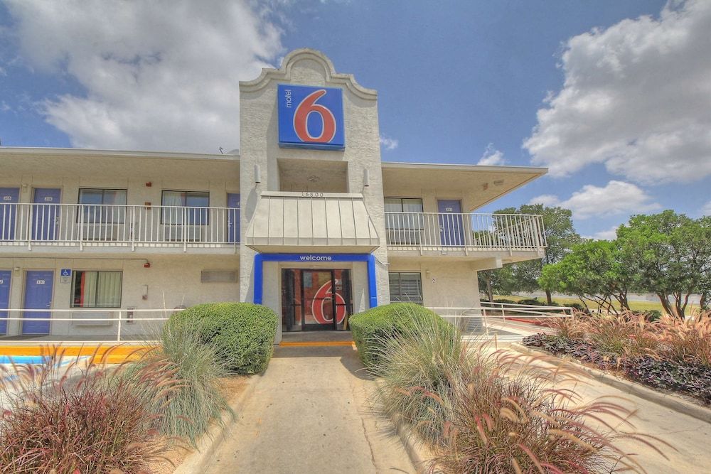 Motel 6 San Antonio, TX - Fiesta 2 estrelas em San Antonio