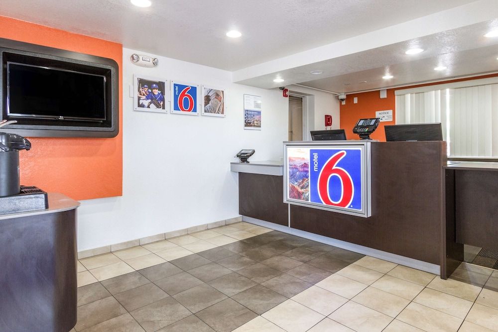 Motel 6 Tempe, AZ – Phoenix Airport – Priest Dr 3