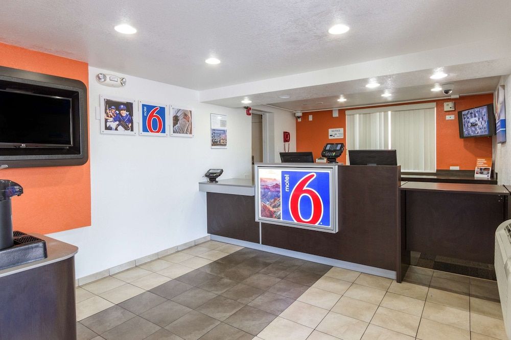 Motel 6 Tempe, AZ – Phoenix Airport – Priest Dr 2