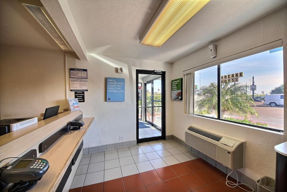 Motel 6 Laredo, TX - South 3