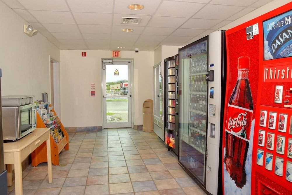 Motel 6 Whitby, ON - Toronto East 3