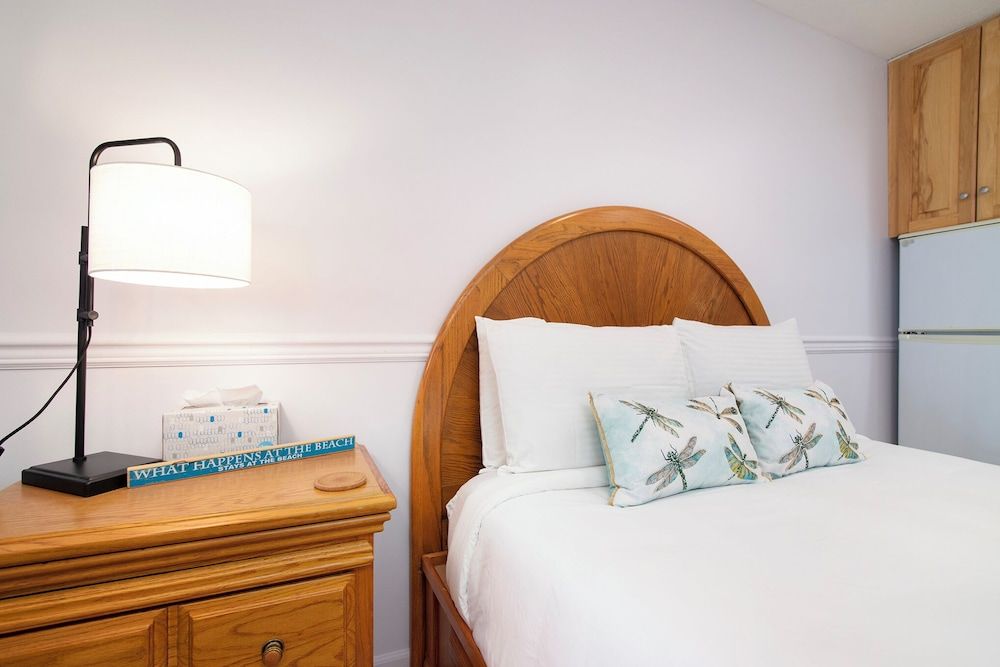 Walkout Beachfront Condo: Pointes North Resort 106 3