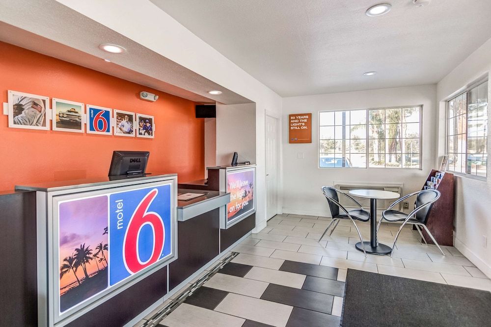 Motel 6 Visalia, CA 2