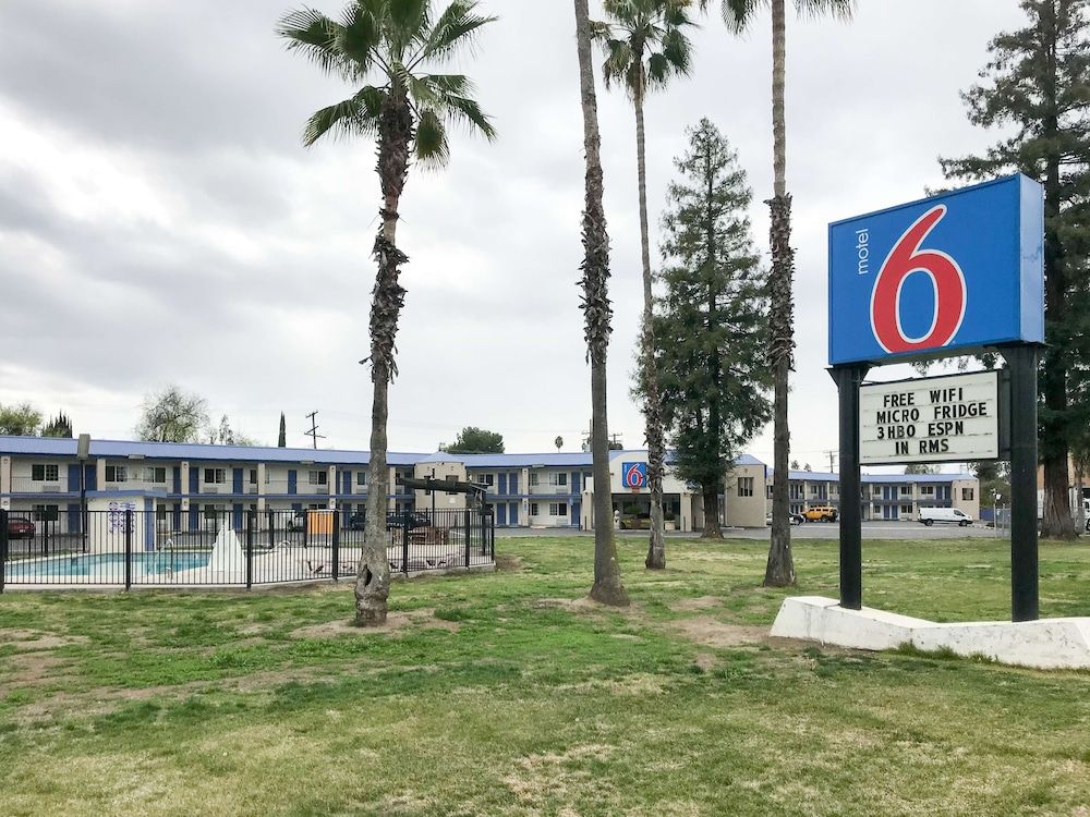 Motel 6 Visalia, CA 2 estrelas em Visalia