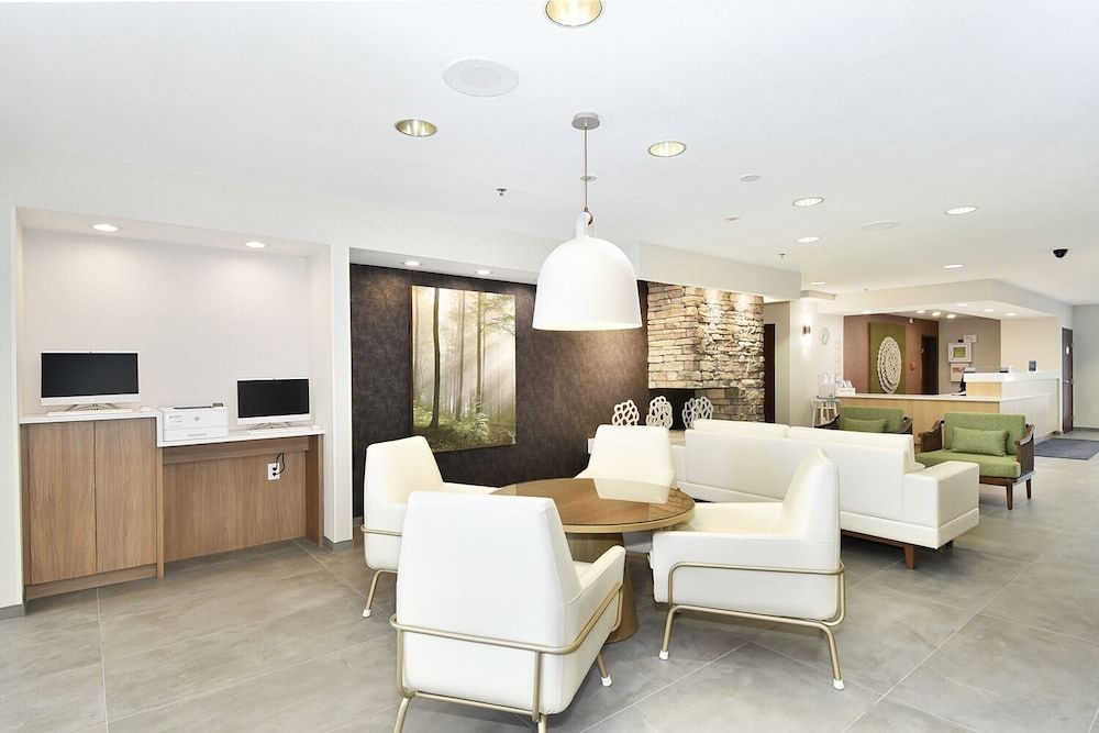 Fairfield Inn & Suites by Marriott Portland Airport 2