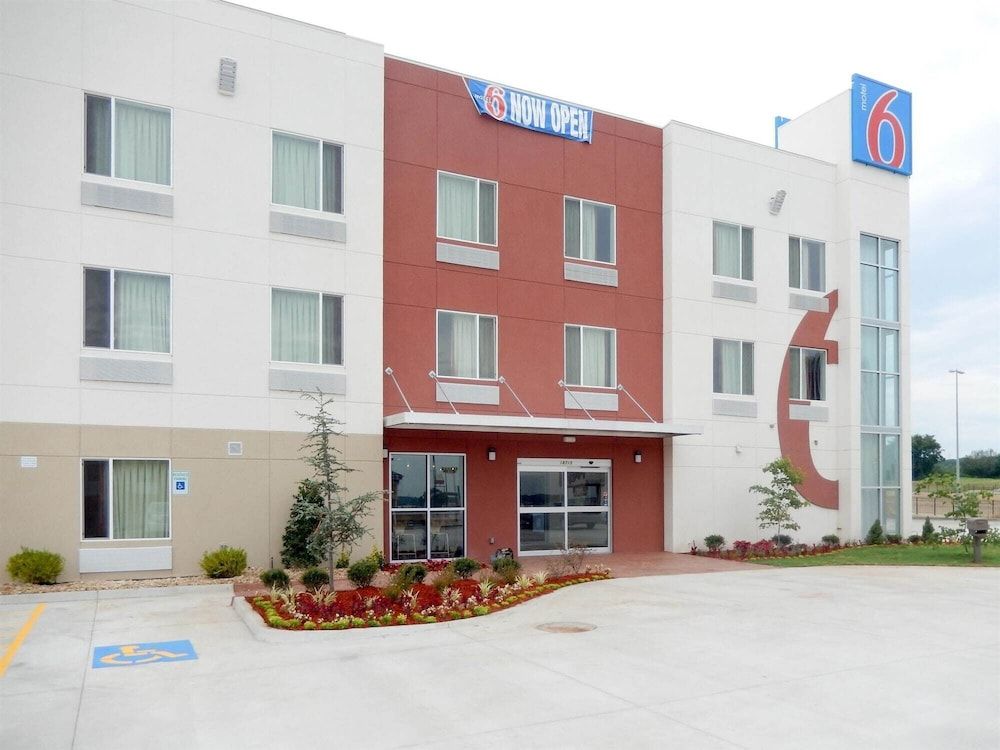 Motel 6 Tulsa, OK 2 estrelas em Catoosa