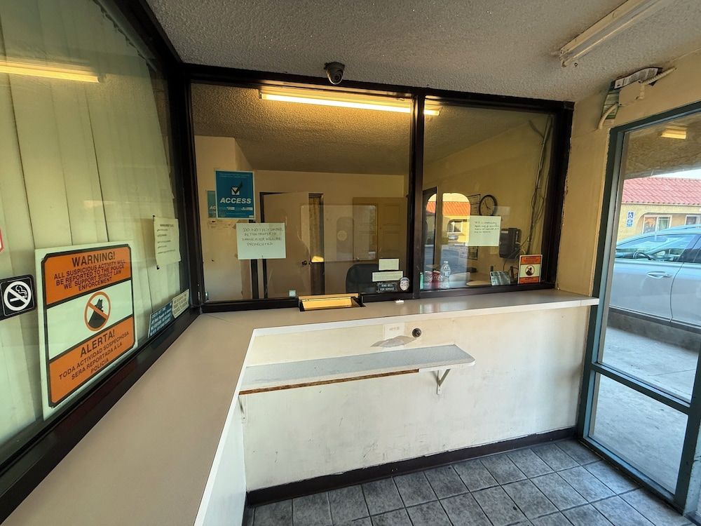 Rocky Inn Motel Long Beach, CA 3