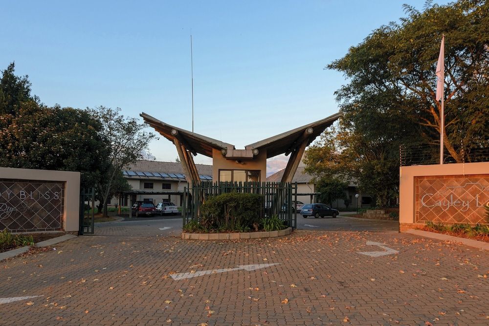 Cayley Mountain Resort 2