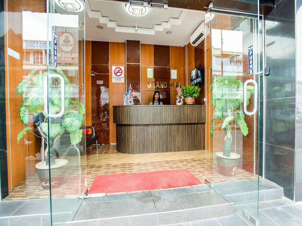 OYO 89712 Grand Inn 2