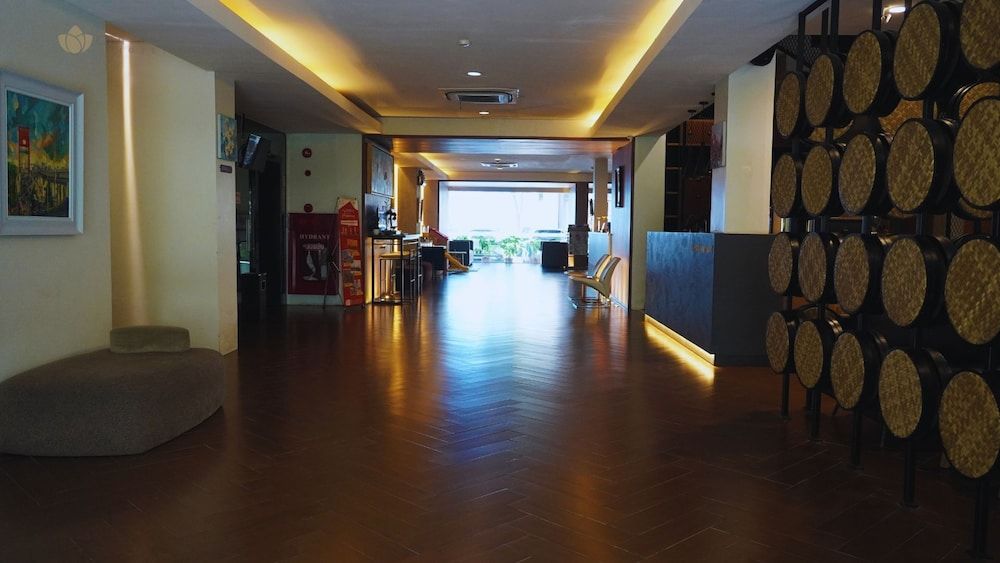Opi Indah Hotel 1