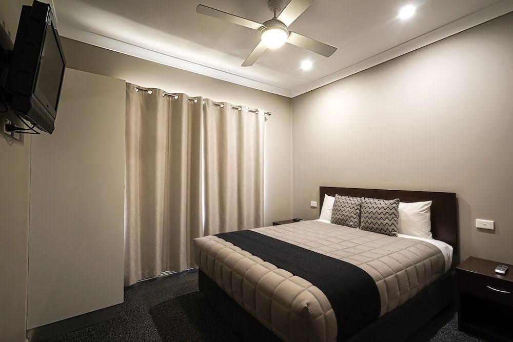 Akuna Motor Inn and Apartments 3