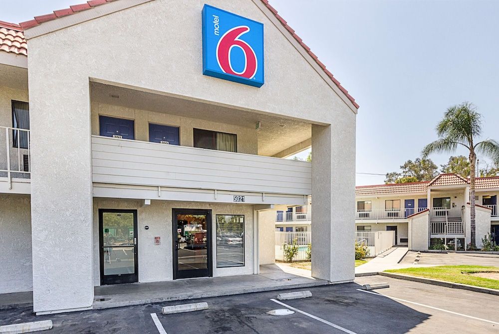 Motel 6 Fresno, CA 2 étoiles à Fresno