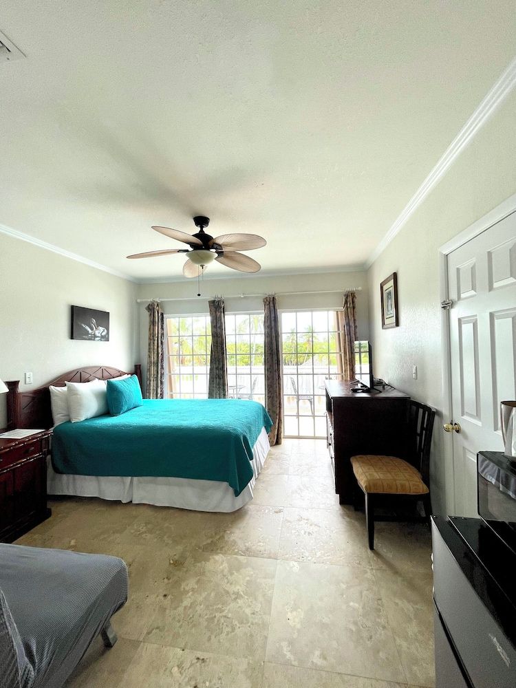 Coconut Cove Resort and Marina 2